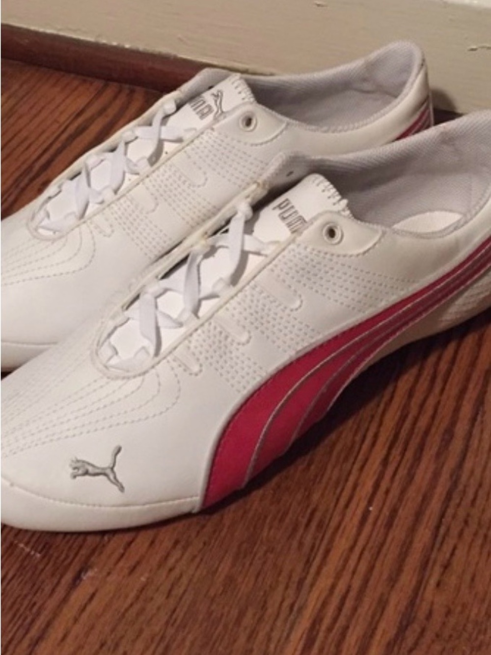 Puma Men’s White Sneakers with Pink Side Stripe